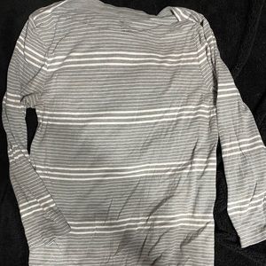 🤰Gray/white striped 3/4 Sleeve Scoop neck shirt